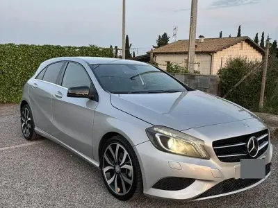 Usata Mercedes A200 156 CV (114 kW) 2012 Grigio Utilitaria