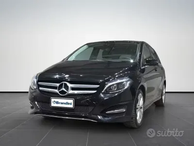 Usata Mercedes B180 Executive 109 CV (80 kW) 2017 Blu Utilitaria