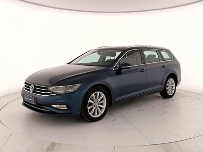 Usata VW Passat Business 120 CV (88 kW) 2020 8h acquamarin blue metallizzato Station wagon