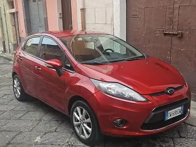 Usata Ford Fiesta 82 CV (60 kW) 2009 Rosso Berlina