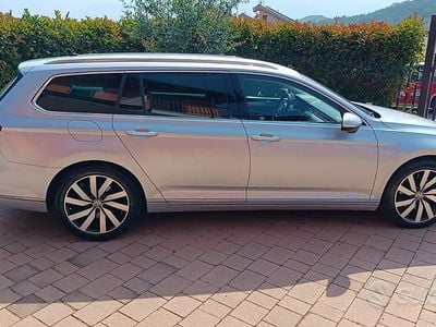 Usata VW Passat Executive 150 CV (110 kW) 2016 Grigio Station wagon