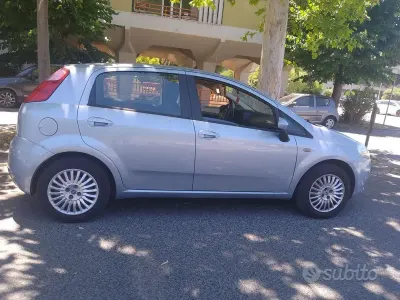 Usata Fiat Grande Punto 65 CV (47 kW) 2007 Grigio Utilitaria
