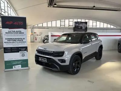 Nuova Jeep Avenger 145 CV (106 kW) 2025 Beige SUV