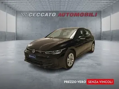 Usata VW Golf VIII Life 116 CV (85 kW) 2025 Nero Utilitaria