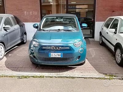 Usata Fiat 500e Icon 42 kW (58 CV) 2021 Ocean green met. Cabrio