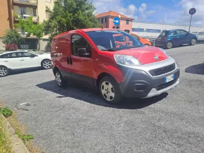 Usata Fiat Fiorino 95 CV (69 kW) 2019 Rosso corsa Monovolume