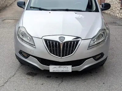 Usata Lancia Delta Silver 120 CV (88 kW) 2011 Grigio Utilitaria