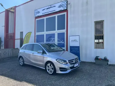 Usata Mercedes B180 Executive 109 CV (80 kW) 2015 Argento Utilitaria