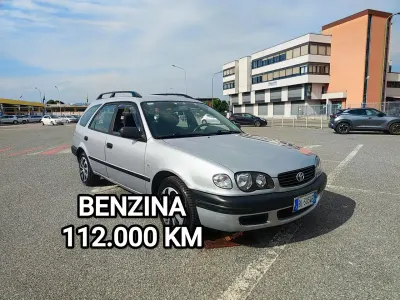 Usata Toyota Corolla Sol 97 CV (71 kW) 2000 Argento Station wagon