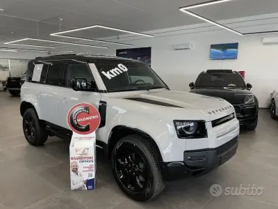 Nuova Land Rover Defender SE Dynamic 200 CV (147 kW) 2026 Beige SUV