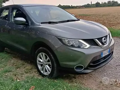 Usata Nissan Qashqai Visia 110 CV (80 kW) 2015 Grigio SUV