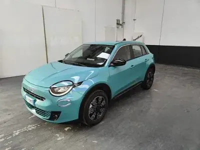 Usado Fiat 600 145 HP (106 kW) 2025 Azul SUV