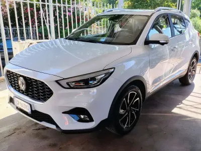 Usata MG ZS Luxury 111 CV (81 kW) 2023 Bianco SUV