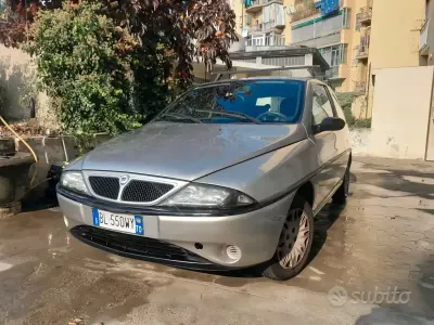 Usata Lancia Ypsilon 60 CV (44 kW) 2000 Utilitaria