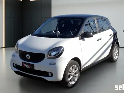 Usata Smart ForFour 71 CV (52 kW) 2019 B4 bianco Utilitaria