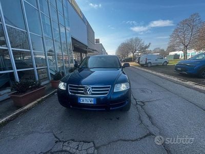 Usata VW Touareg 174 CV (127 kW) 2005 Blu SUV