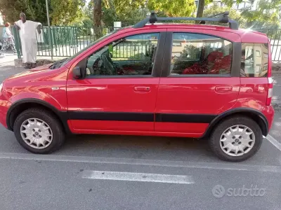 Usata Fiat Panda 4x4 60 CV (44 kW) 2005 Rosso Utilitaria