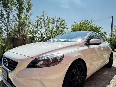 Brugt Volvo V40 Momentum 177 HK (130 kW) 2012 Hvid Hatchback