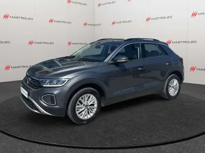 Usata VW T-Roc Life 110 CV (80 kW) 2022 Grigio SUV