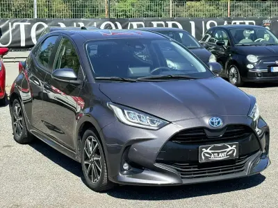 Usata Toyota Yaris Hybrid Trend 116 CV (85 kW) 2021 Argento Berlina