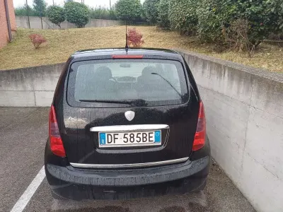 Usata Lancia Musa 95 CV (69 kW) 2006 Nero Monovolume