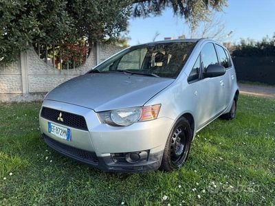 Usata Mitsubishi Colt Invite 75 CV (55 kW) 2011 Grigio Utilitaria