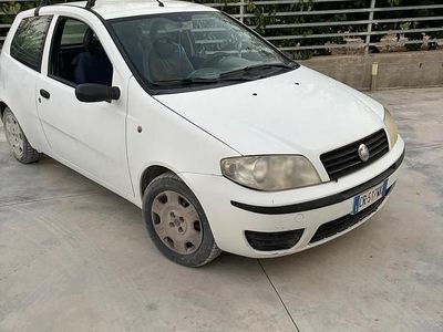 Usata Fiat Punto 69 CV (50 kW) 2005 Utilitaria