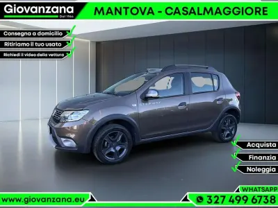 Usata Dacia Sandero Stepway 90 CV (66 kW) 2017 Beige duna Berlina