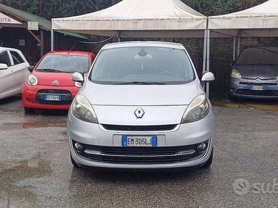 Usata Renault Scénic III 110 CV (80 kW) 2012 Grigio Monovolume