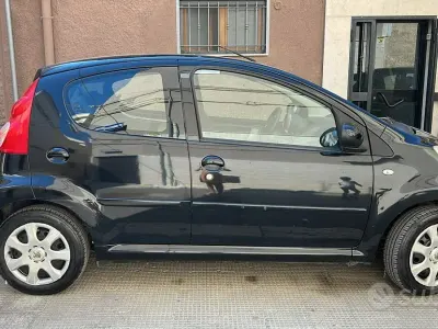 Usata Peugeot 107 68 CV (50 kW) 2007 Nero Utilitaria