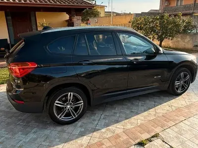 Usata BMW X1 150 CV (110 kW) 2017 Nero SUV