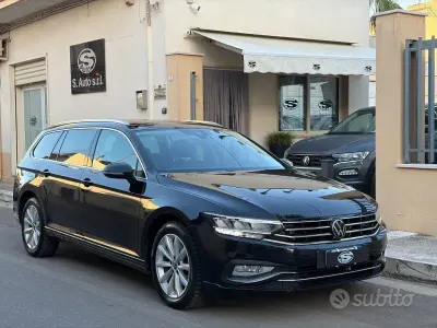 Usata VW Passat Business 150 CV (110 kW) 2022 Grigio Station wagon