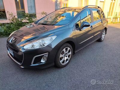 Begagnad Peugeot 308 2012 Svart Kombi