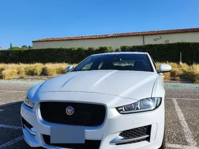 Usata Jaguar XE R-Sport 180 CV (132 kW) 2015 Bianco Berlina