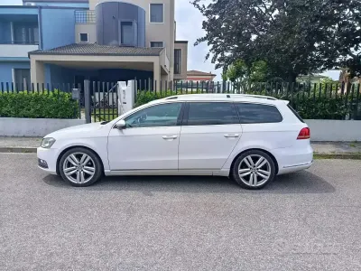 Usata VW Passat Highline 140 CV (102 kW) 2011 Bianco Station wagon