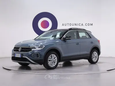 Begagnad VW T-Roc Life 150 HK (110 kW) 2023 Blå SUV