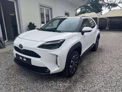 Usata Toyota Yaris Cross Lounge 130 CV (95 kW) 2024 Bianco SUV