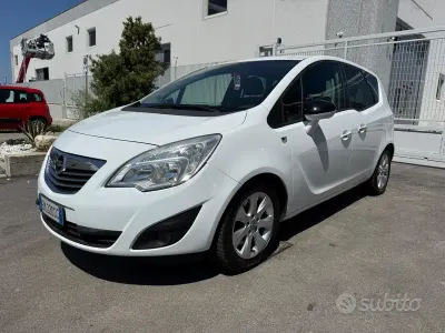 Usata Opel Meriva 110 CV (80 kW) 2012 Bianco Monovolume
