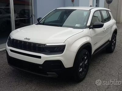 Nuova Jeep Avenger Longitude 101 CV (74 kW) 2025 Grigio SUV