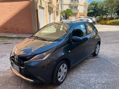Usata Toyota Aygo X-play 69 CV (50 kW) 2014 Nero Utilitaria