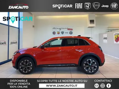 Usata Fiat 600 La Prima 114 kW (156 CV) 2025 Arancione SUV