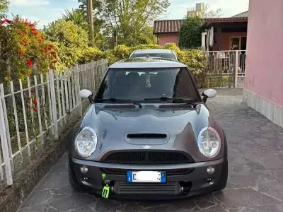Usata Mini Cooper S 170 CV (125 kW) 2006 Grigio Utilitaria