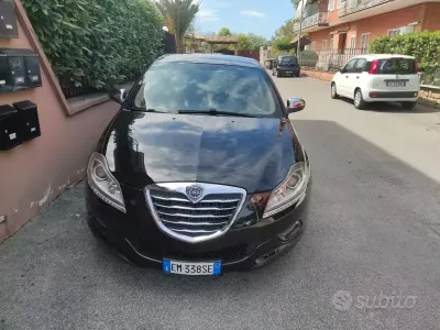 Usata Lancia Delta Gold 120 CV (88 kW) 2012 Nero Utilitaria