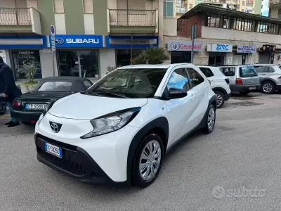 Usata Toyota Aygo X Active 72 CV (52 kW) 2025 Bianco SUV