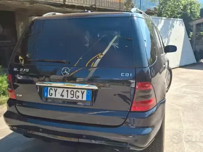 Usata Mercedes ML270 250 CV (183 kW) 2003 Blu SUV