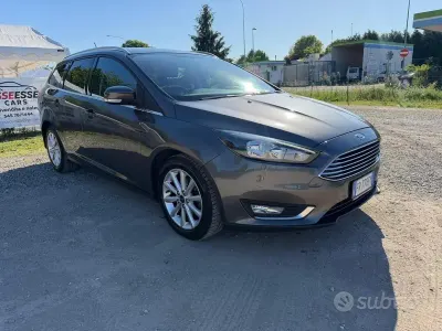 Käytetty Ford Focus Titanium 120 HP (88 kW) 2018 Harmaa Farmari