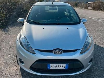 Usata Ford Fiesta 70 CV (51 kW) 2011 Grigio Utilitaria