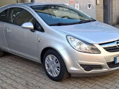 Usata Opel Corsa Sport 86 CV (63 kW) 2010 Argento Utilitaria