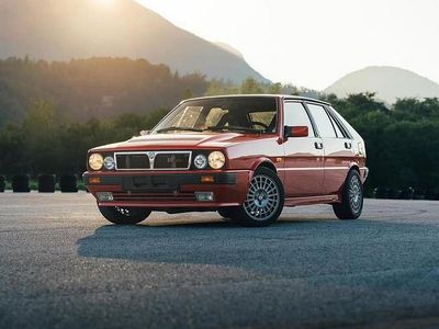 Usata Lancia Delta 140 CV (102 kW) 1991 Rosso Utilitaria
