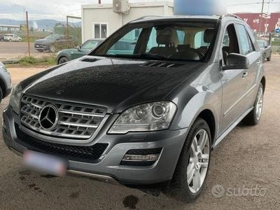 Usata Mercedes ML350 231 CV (169 kW) 2011 Grigio SUV